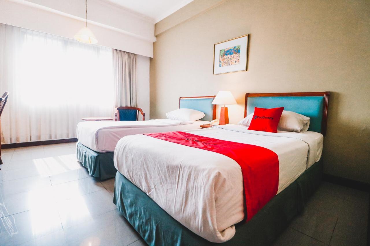 Reddoorz Plus Near Monumen Nasional Jakarta Exterior photo