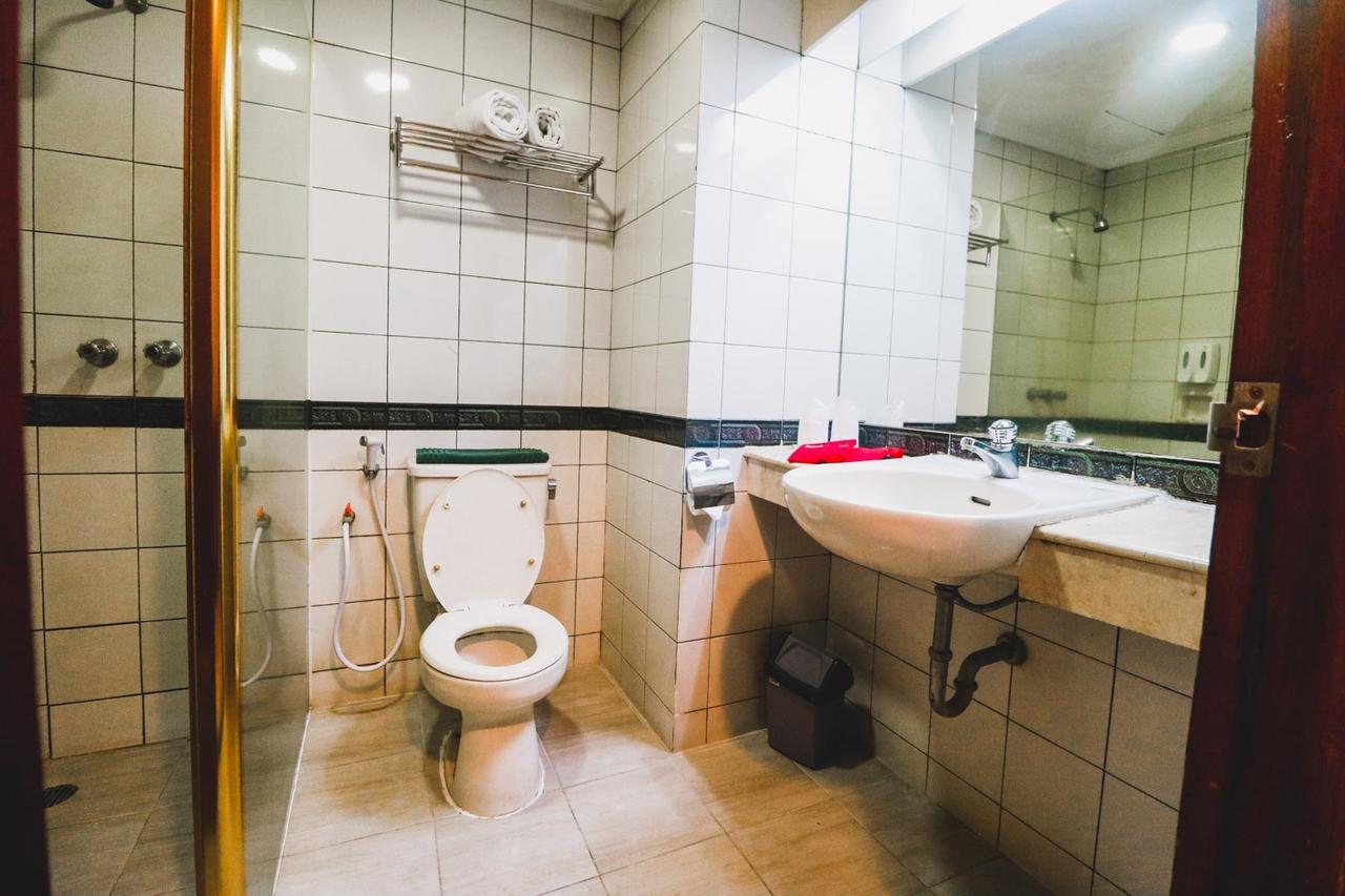 Reddoorz Plus Near Monumen Nasional Jakarta Exterior photo